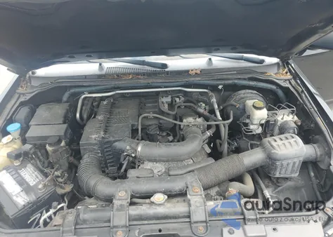 2009 Suzuki Equator Base from USA, damaged, VIN 5Z6BD06T59C413902